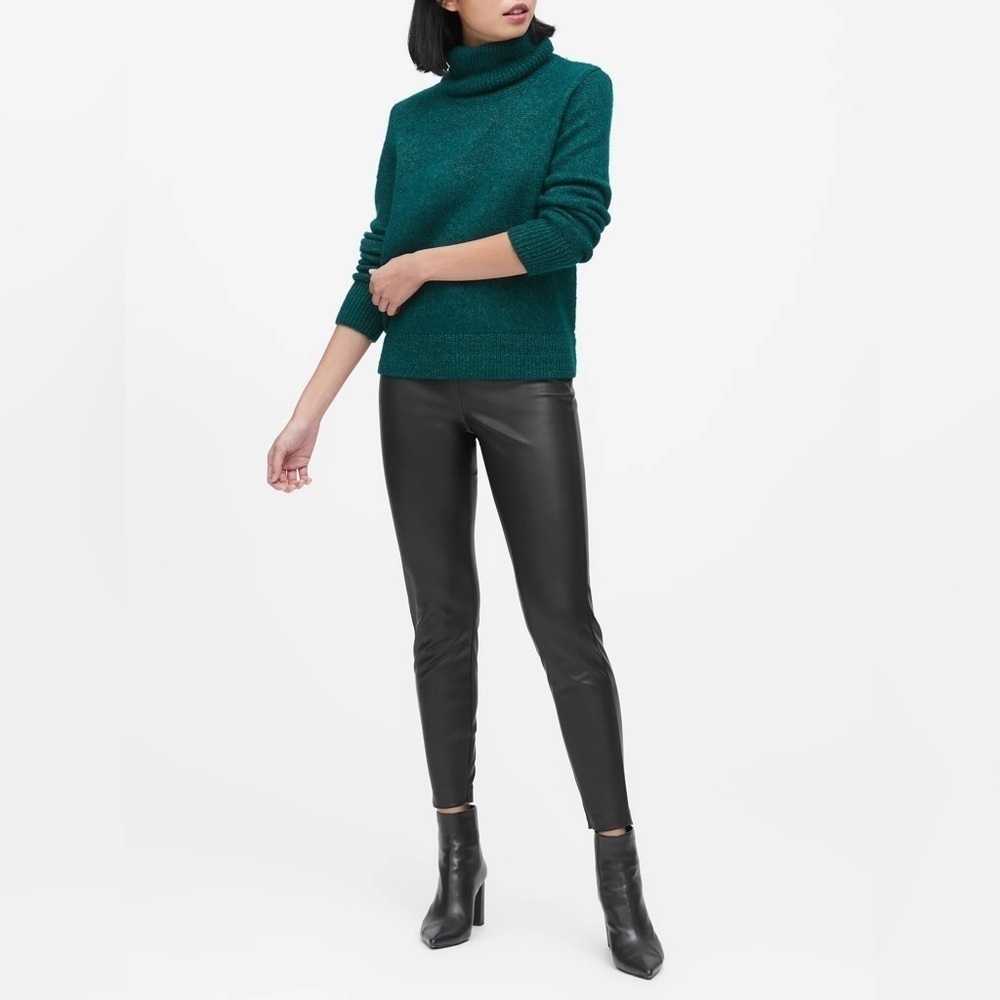 Banana Republic Devon Legging Fit Vegan Leather Pants-Black-Women size 8